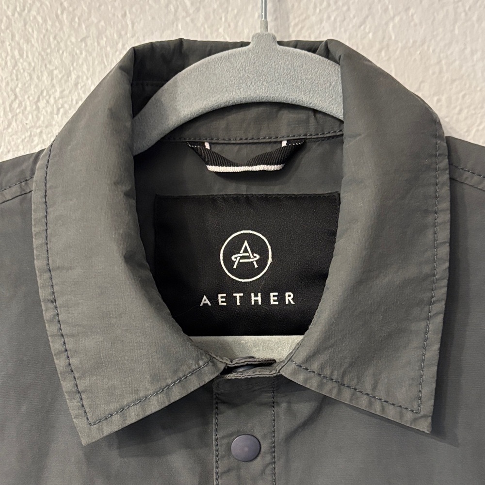 Aether Men's Lightweight Jacket - Picture 2 of 9